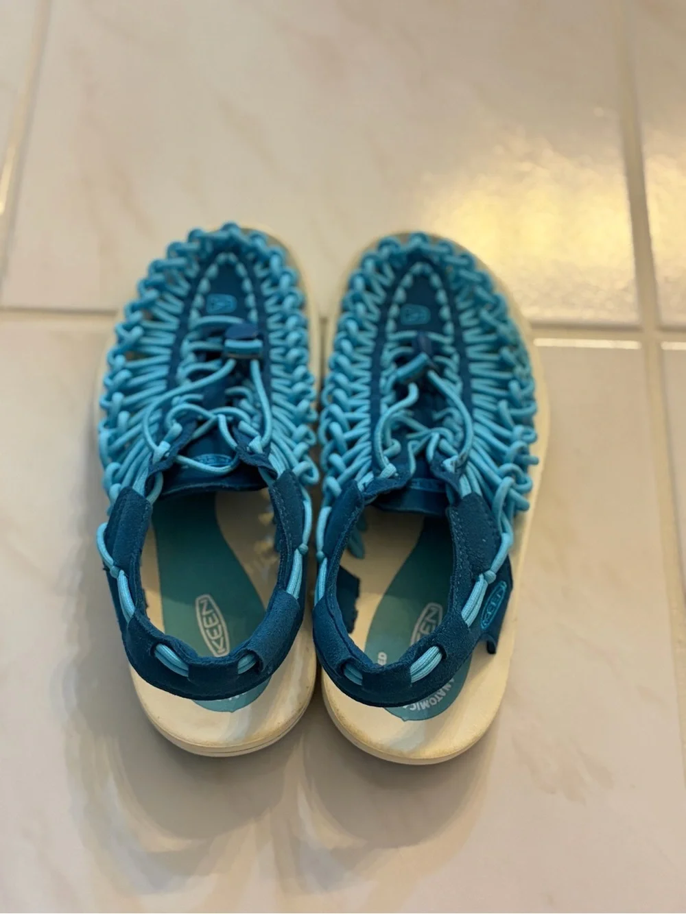 KEEN Uneek Turquoise Woven Bungee Cord Water Women's Sandals. Sz 7